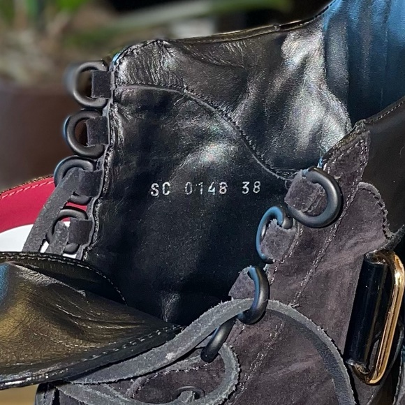 !Authentic! Louis Vuitton suede and leather boots - Picture 5 of 10